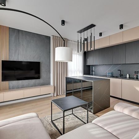 Zajezdnia Wrzeszcz 2 By Grand Apartments Γκντανσκ Εξωτερικό φωτογραφία