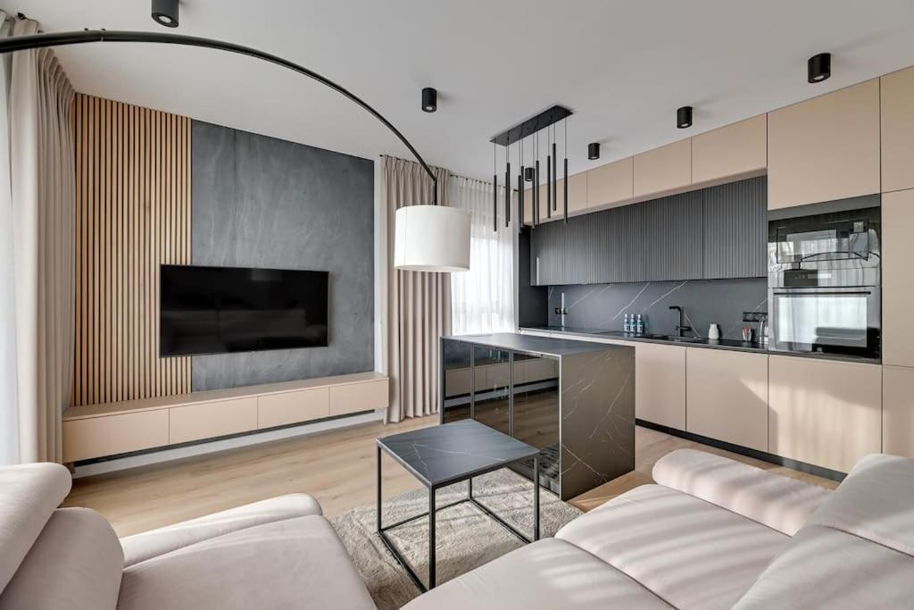 Zajezdnia Wrzeszcz 2 By Grand Apartments Γκντανσκ Εξωτερικό φωτογραφία